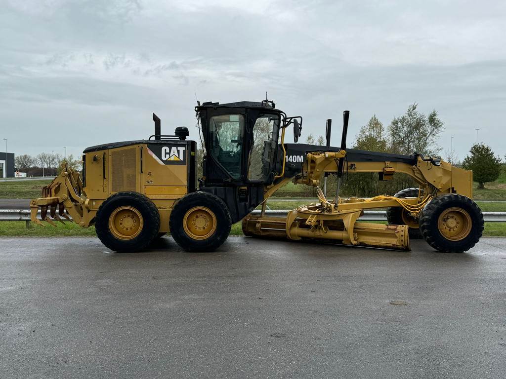 CAT 140M