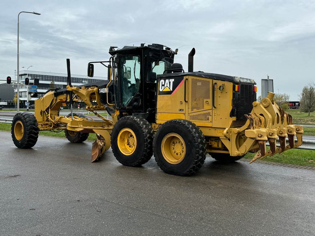 CAT 140M