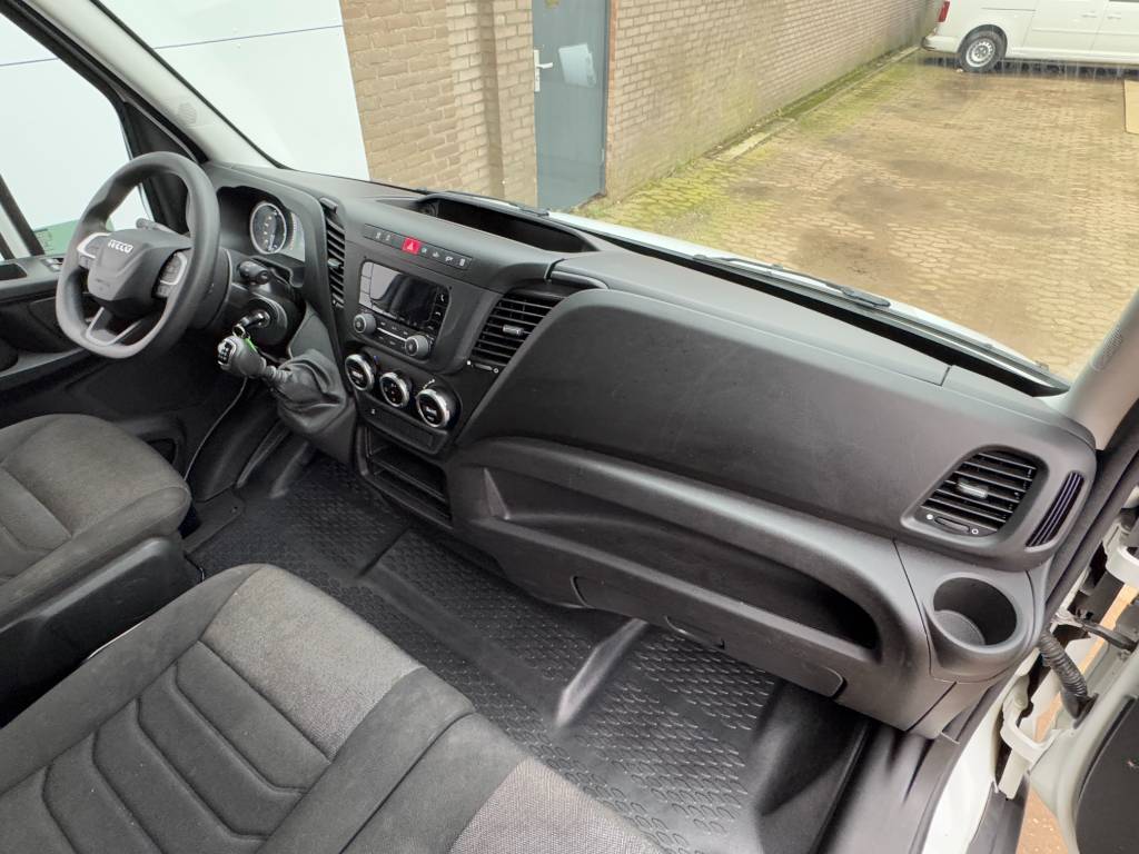 Iveco Daily 35C16 - 3.0L Taillift DRW Airco Cruise