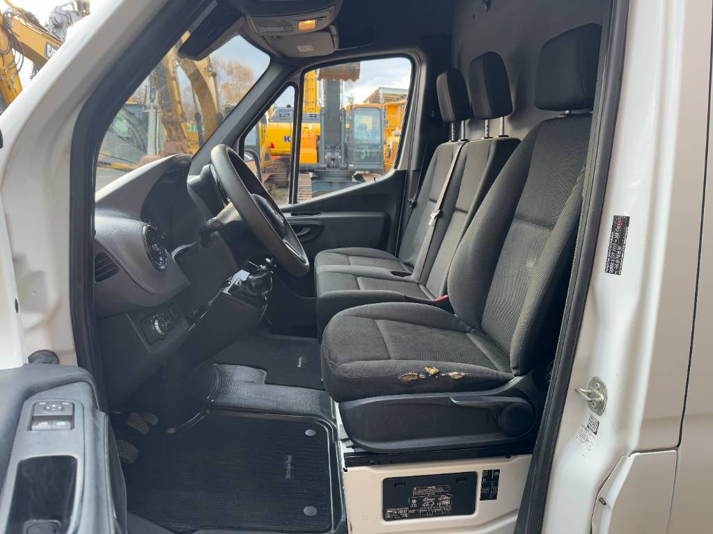 Mercedes-Benz Sprinter 316 - AC Cruise Carplay 3.5T Tow Capacity