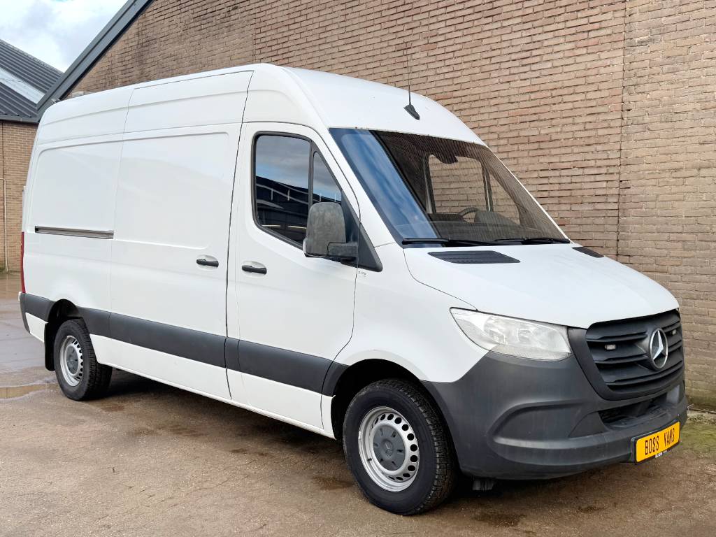 Mercedes-Benz Sprinter 316 - AC Cruise Carplay 3.5T Tow Capacity