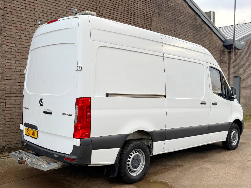 Mercedes-Benz Sprinter 316 - AC Cruise Carplay 3.5T Tow Capacity