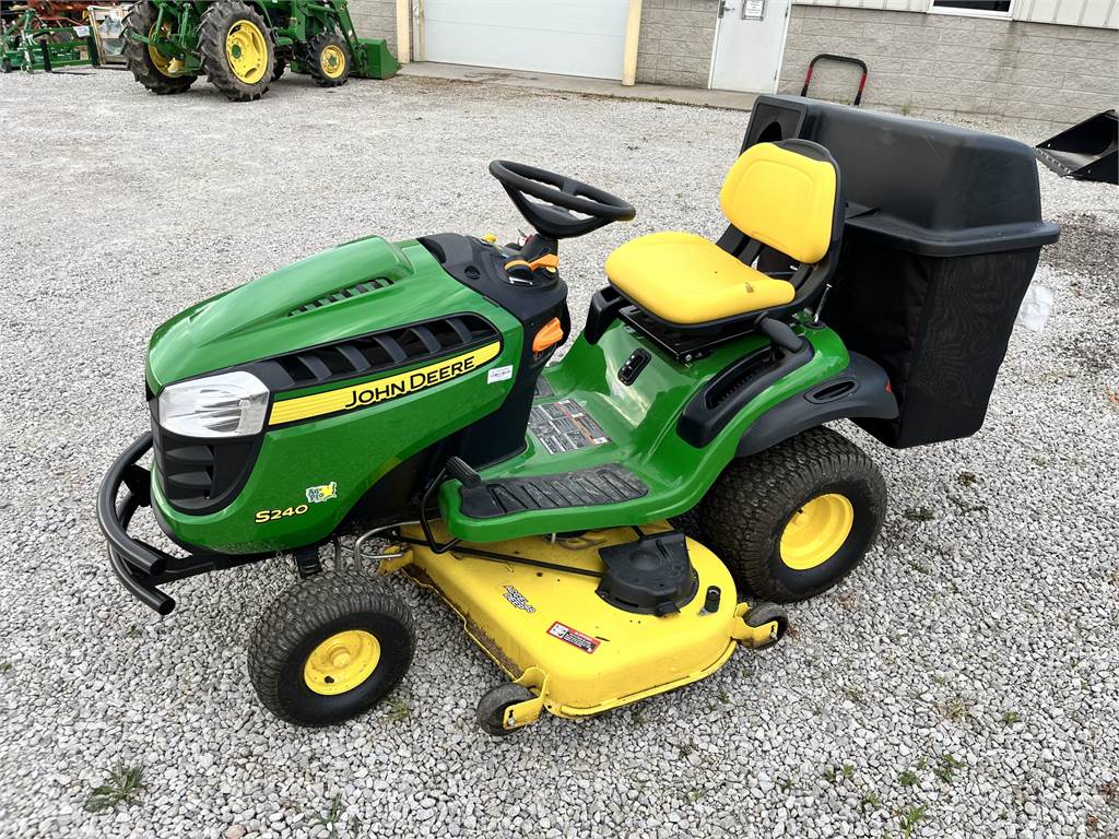 John deere s240 discount riding lawn mower