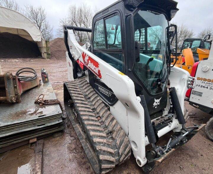 [Other] Molson Bobcat T76