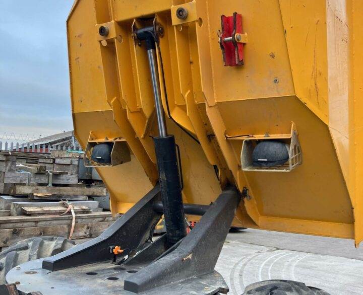 Mecalac 6sMDX Swivel Skip