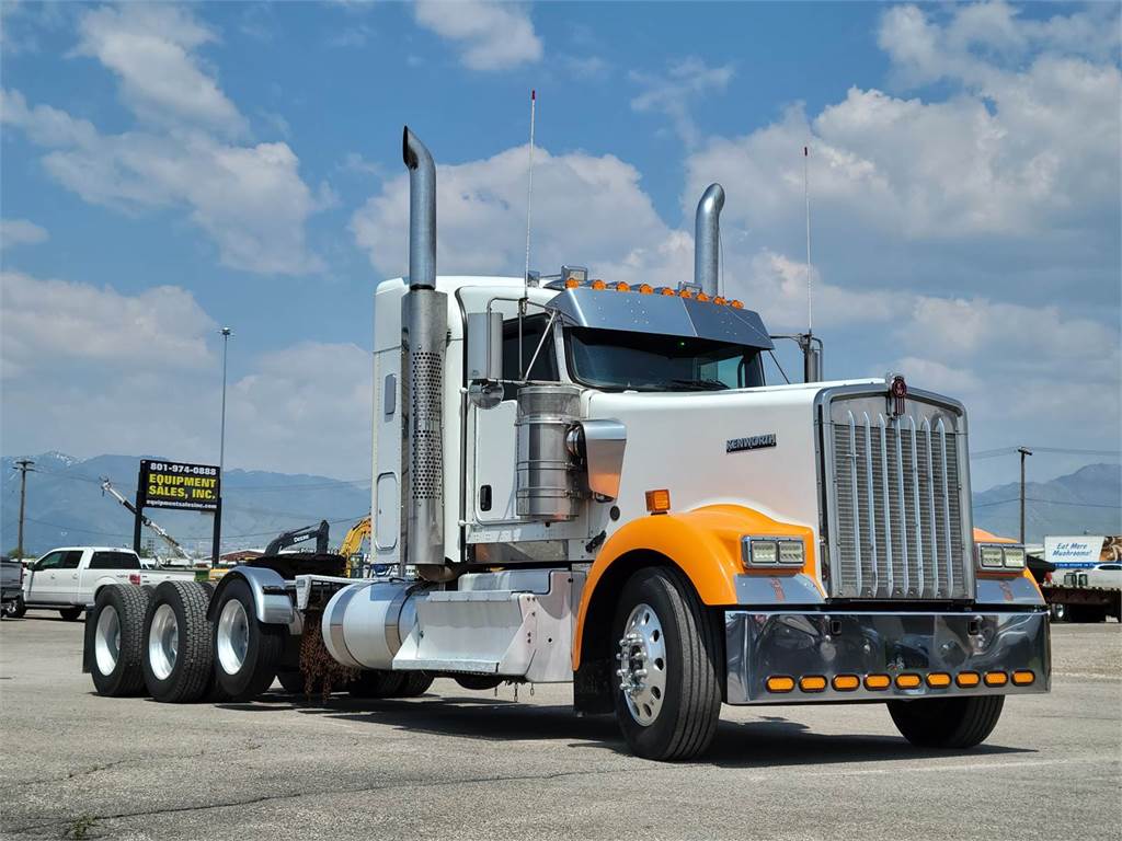 Kenworth W900