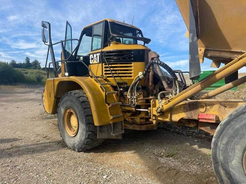 CAT 735 MACHINE SUISSE