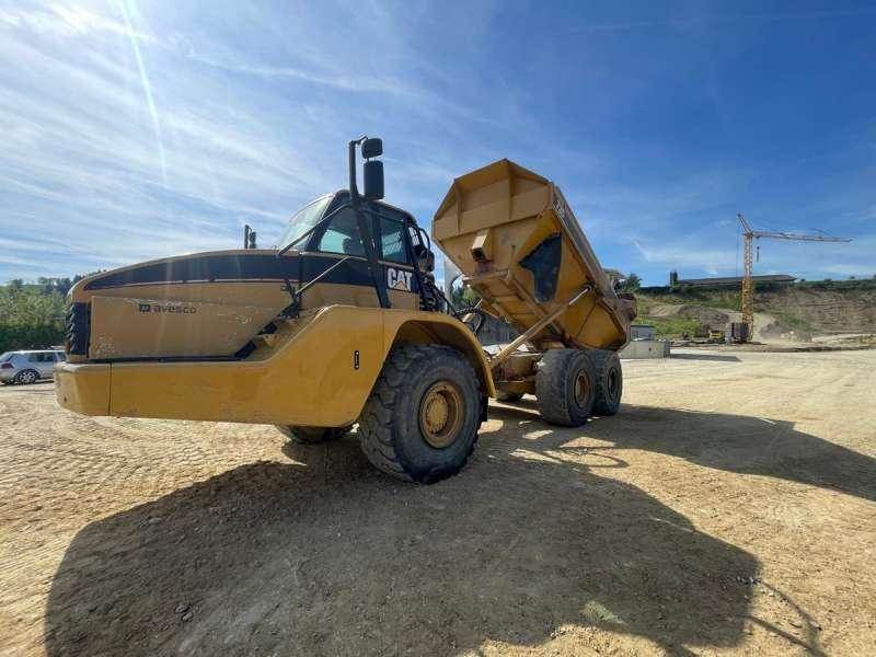 CAT 735 MACHINE SUISSE