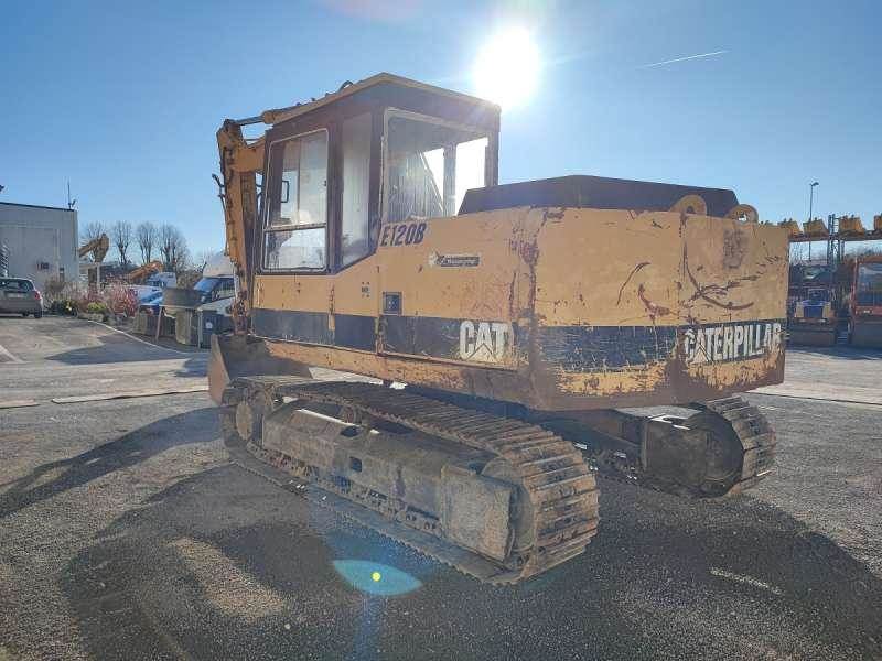 CAT E120B